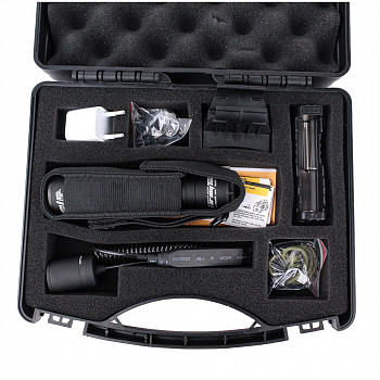 Фонарь Armytek Dobermann Hunting Kit Белый Подарочный набор 